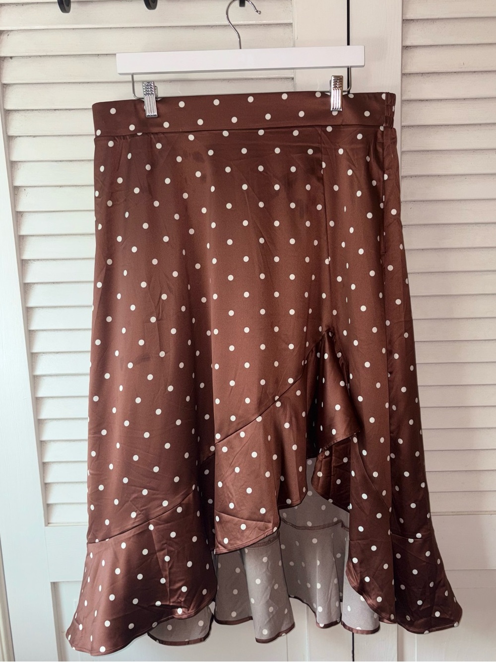 NWT Torrid Brown Polka Dot Satin Midi Skirt Size 1 14/16 1X Ruffle Hem - Picture 2 of 4